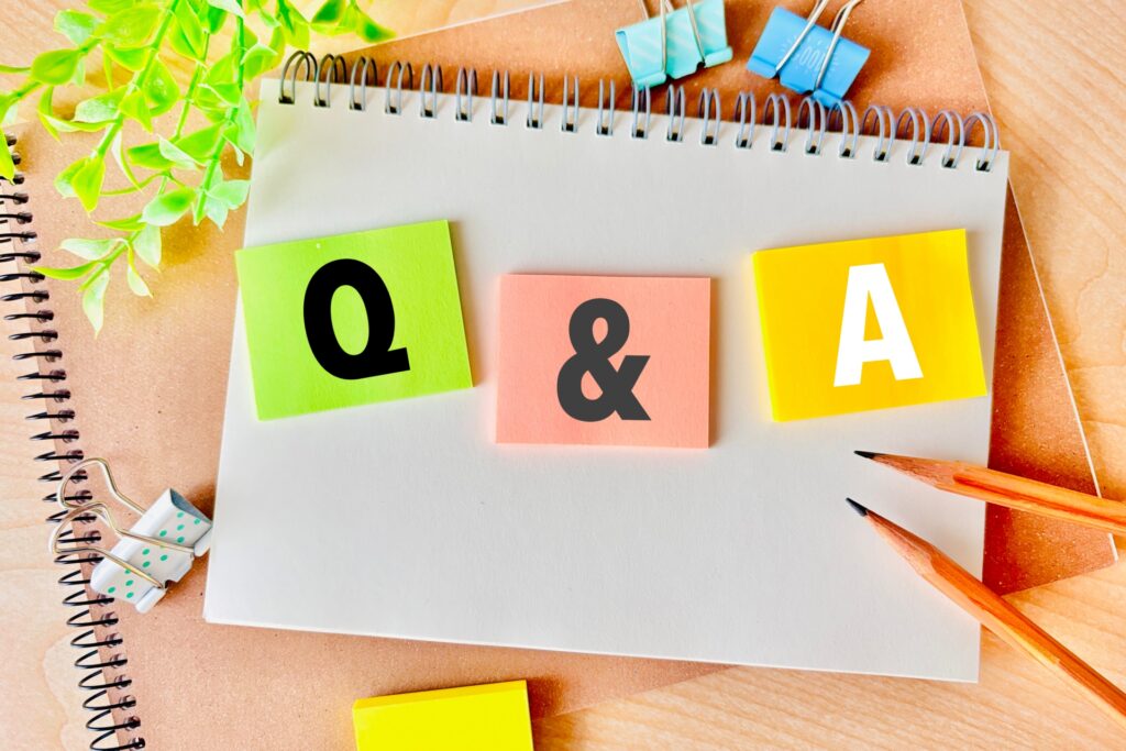 画用紙の上にQ&Aと書かれている画像