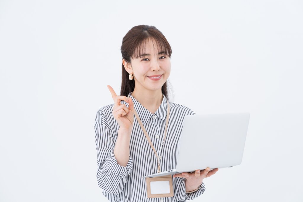 提案する女性の画像