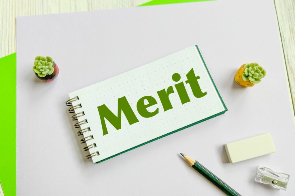 メモ帳にMeritと書いてある画像